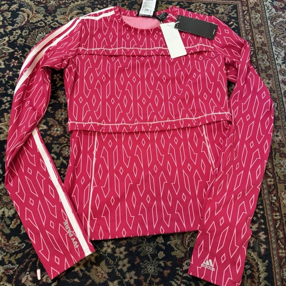 ADIDAS Ivy Park Pink Monogram NEW
Convertible Snap Long Sleeve Crop